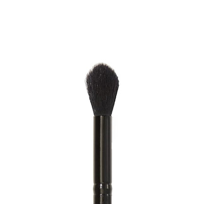 e.l.f. Fluffy Eye Blender Brush, Easily Blends Eyeshadow & Can Be Used to Set Concealer With Powder, Creates A Soft-Focus Effect, Vegan & Cruelty-Free