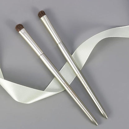 Natural Pony Hair Eye Shadow Brush by ENZO KEN, Medium Smudge Eyeshadow Brush, Shader Eye Shadow Brush, Eye Smudge Brush, Single Eyeshadow Brush, Eye Brushes, Eyeshadow Blending Brush. (Gold, E203M)