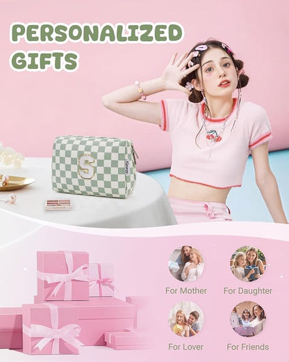 Narwey Birthday Gifts for Teen Girls Women Personalized Initial Checkered Makeup Bag Preppy Cosmetic Bag Trendy Stuff 6 8 10 11 12 13 14 16 18 Years Old Travel Toiletry Bag (Green Letter S)