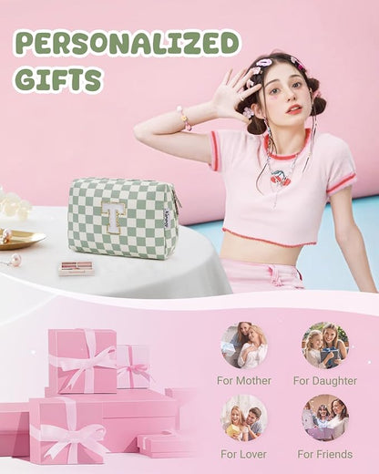Narwey Birthday Gifts for Teen Girls Women Personalized Initial Checkered Makeup Bag Preppy Cosmetic Bag Trendy Stuff 6 8 10 11 12 13 14 16 18 Years Old Travel Toiletry Bag (Green Letter T)