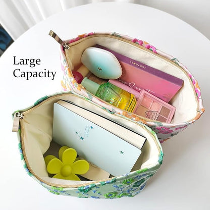 STARDW Aesthetic Floral Makeup Bag Cute Small Cosmetic Bags for Women Girls, Travel Toiletry Bag Large Capacity Zipper Makeup Pouch, Purse Organizer Pouches (Green Flowers)