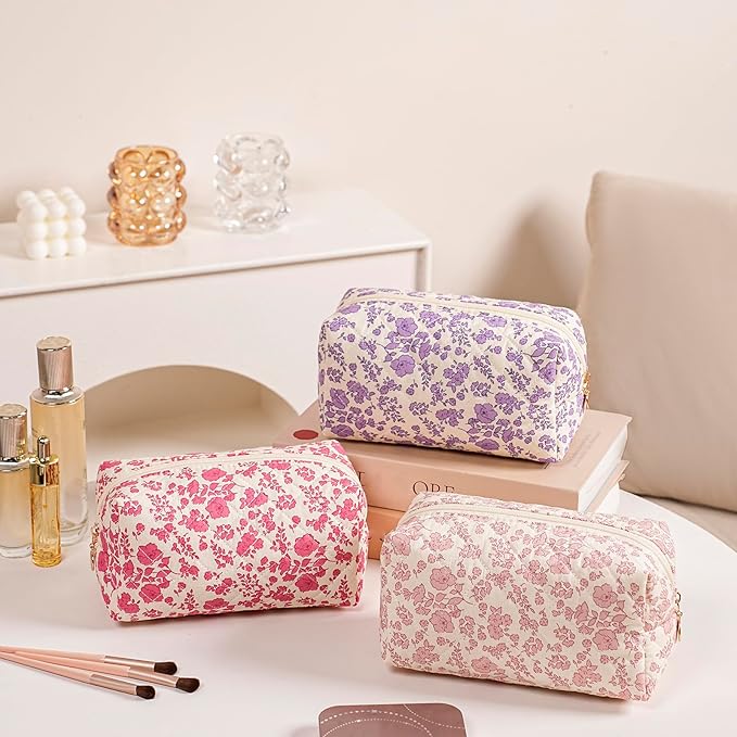 Cute Square Floral Cotton Makeup Cosmetic Bag for Women Girls, Travel Quilted Zipper Make Up Bag, Square Flowers Organizer Case Kawaii Makeup Cosmetic Travel Cloth Pouch (Blue Floral)