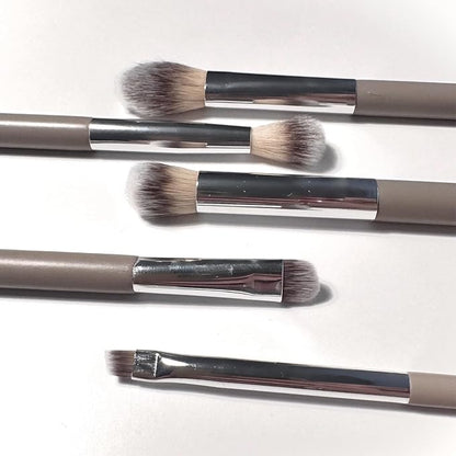 Sandstone Scandinavia Soft Collection Makeup Brush - Professional Premium Eyeliner brush for applying and blending eyeliner. Angled bristles. Vegan Makeup brush for all skin types