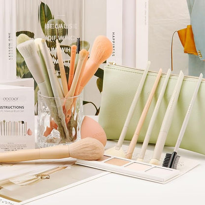 Docolor Makeup Brushes 17 Pcs with Makeup Bag and Makeup Sponge and Brush Protector Morandi Makeup Brush Set Premium Synthetic hair makeup brush Wooden handle Gift Box