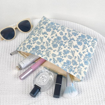 STARDW Aesthetic Floral Makeup Bag Cute Small Cosmetic Bags for Women Girls, Travel Toiletry Bag Large Capacity Zipper Makeup Pouch, Purse Organizer Pouches (Floral Blue)