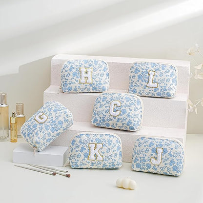 JOVAKIT Conch Alphabet Makeup Bag Cosmetic Bag for Women, Christmas Gifts for Women Girls, Blue Floral Coquette Travel Bag, Zipper Make Up Pouch Organizer Trendy Stuff (Blue Floral H)