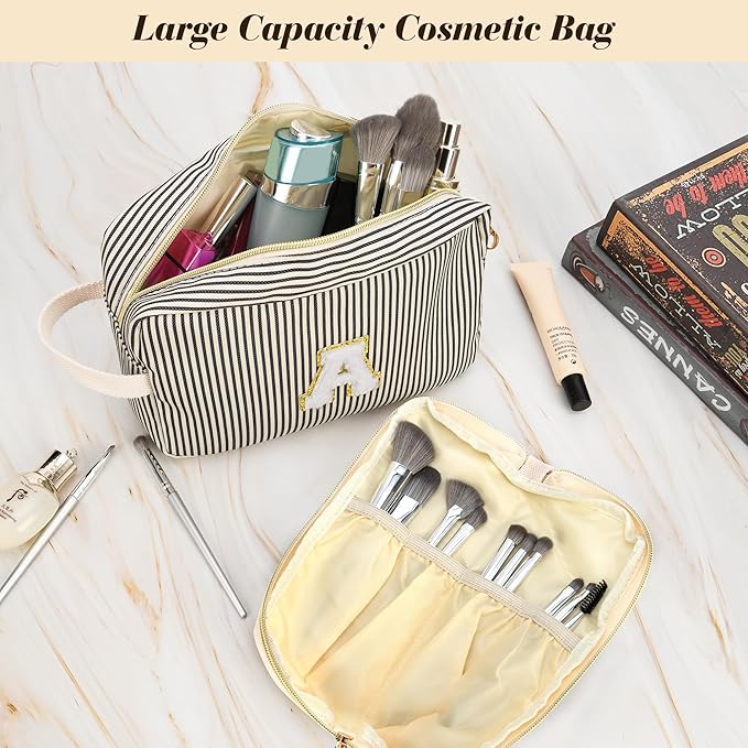 Travel Makeup Bag Christmas Gifts for Women Girl Teens, Personalized Initial Makeup Bag for Cute Teen Girls, Preppy Stuff Toiletry Bag Cosmetic Bag, Teen Girls Gift Trendy Stuff, Letter M
