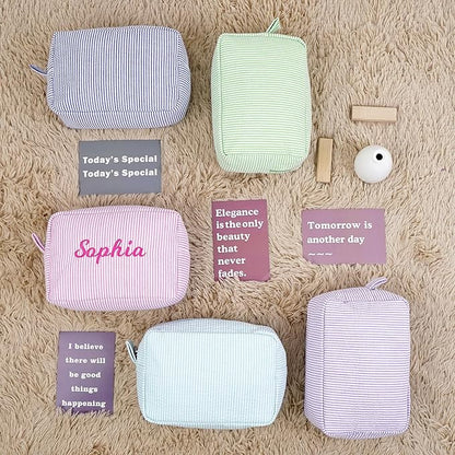 MT WORLD Cosmetic Bag Personalized Makeup Bag Seersucker Preppy Bridesmaid Makeup Bag Aesthetic Cute Women Toiletry Bag Girls Handbags Purses (Blue)
