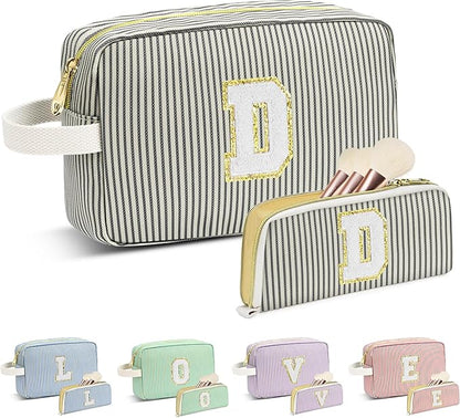 Travel Makeup Bag Christmas Gifts for Women Girl Teens, Personalized Initial Makeup Bag for Cute Teen Girls, Preppy Stuff Toiletry Bag Cosmetic Bag, Teen Girls Gift Trendy Stuff, Letter D